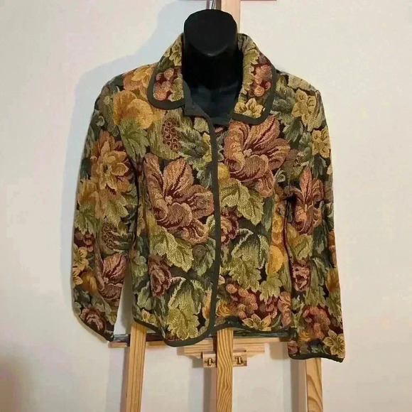 Coldwater Creek floral button up size small - Picture 1 of 8